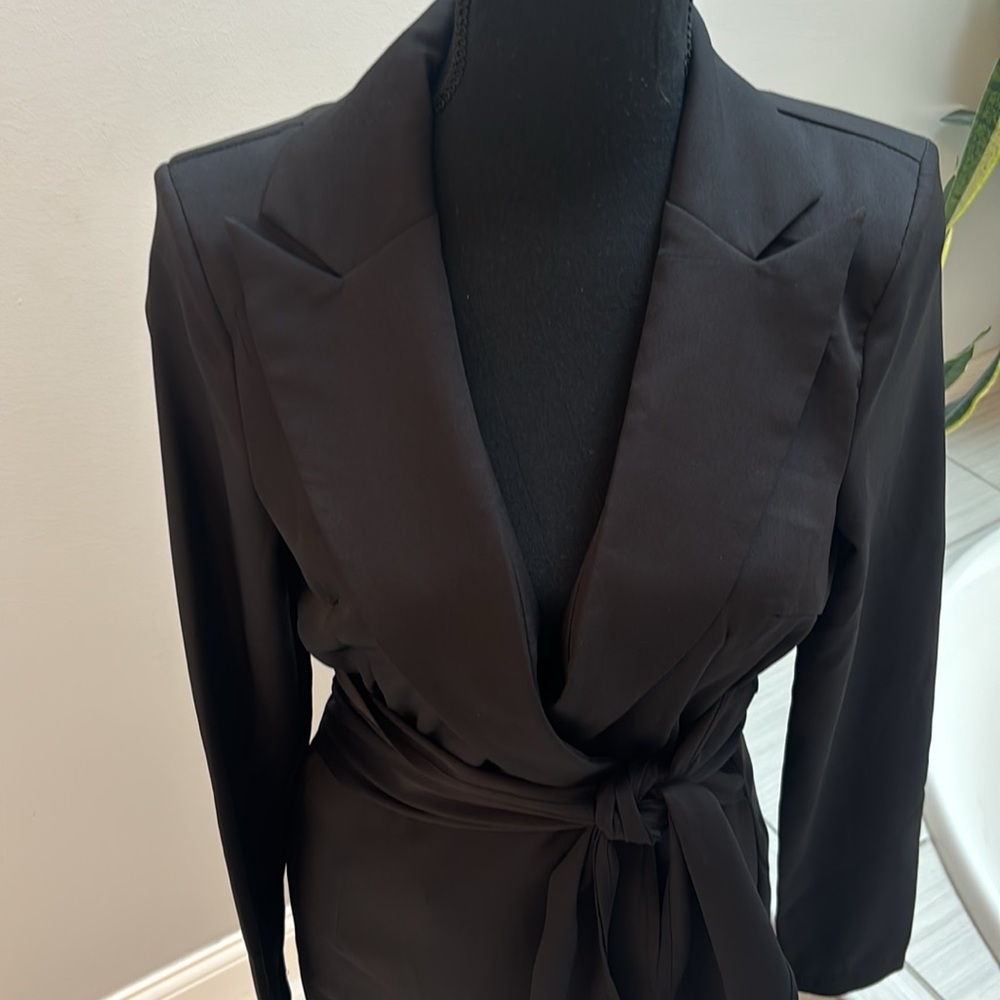NWT Elegant tuxedo mini dress by Pretty Little Thing. size 4 - Picture 4 of 13